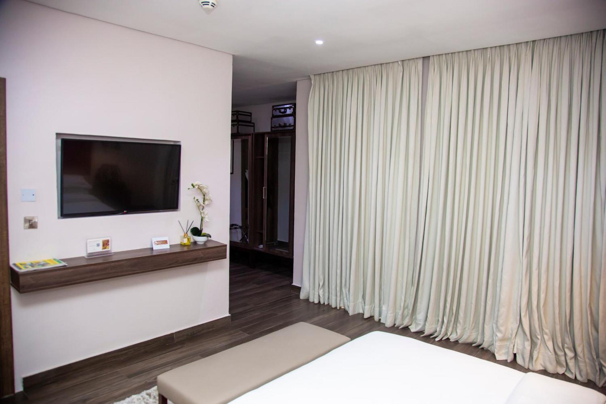 לגוס The White Orchid Hotel מראה חיצוני תמונה
