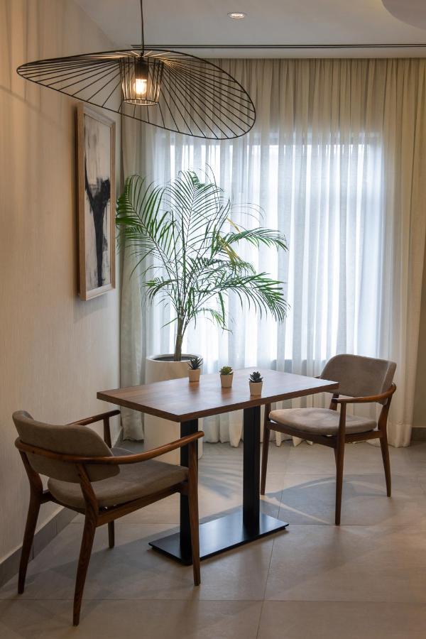 לגוס The White Orchid Hotel מראה חיצוני תמונה